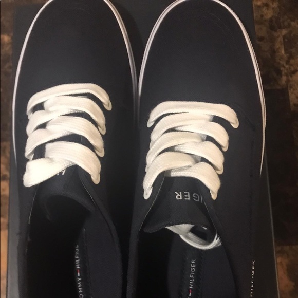 NEW Tommy Hilfiger Men's Sneakers - Picture 3 of 4